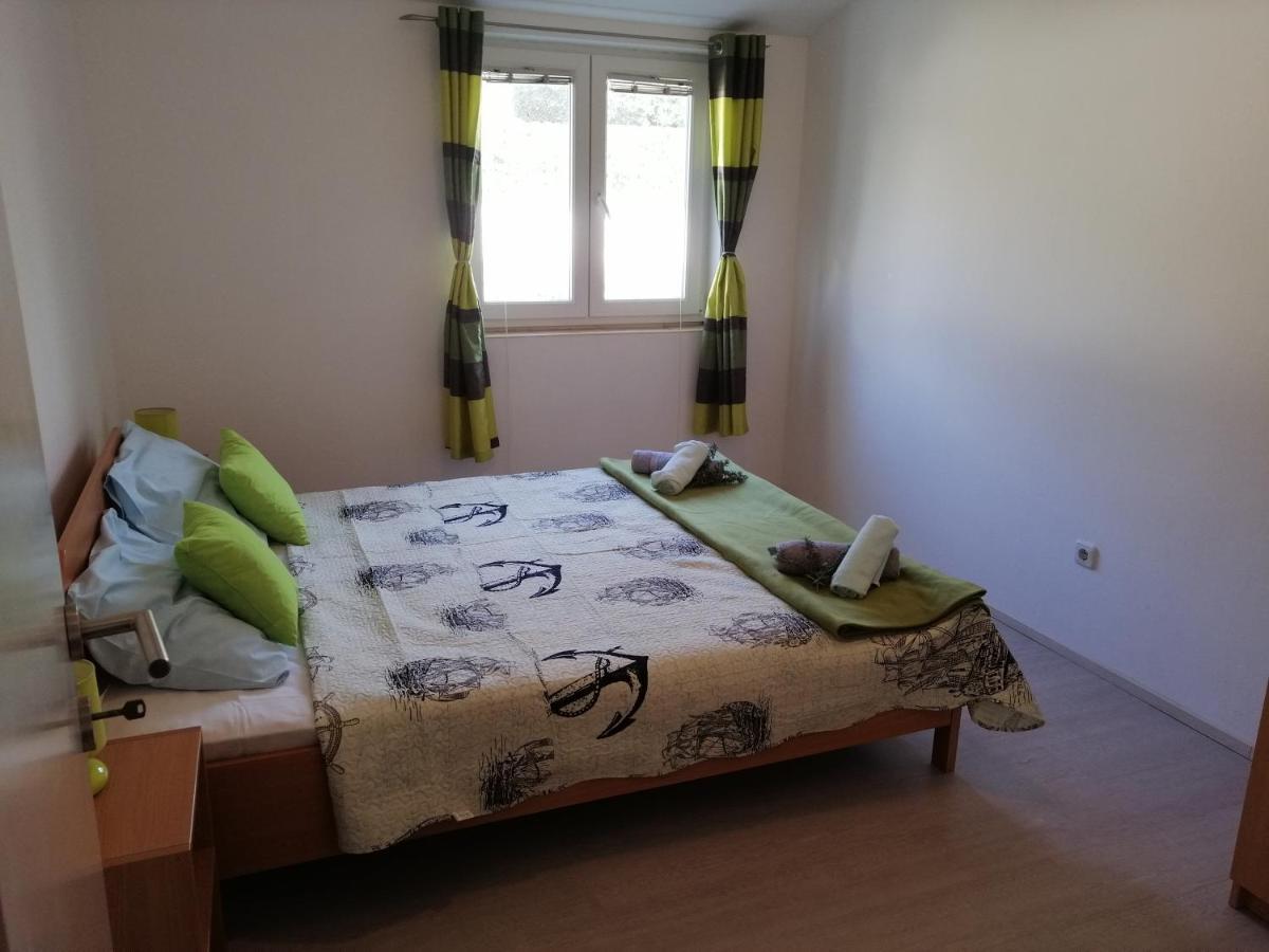 Apartment Mirjana Radovic *